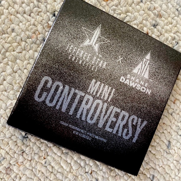 Mini Controversy Palette - Picture 3 of 3